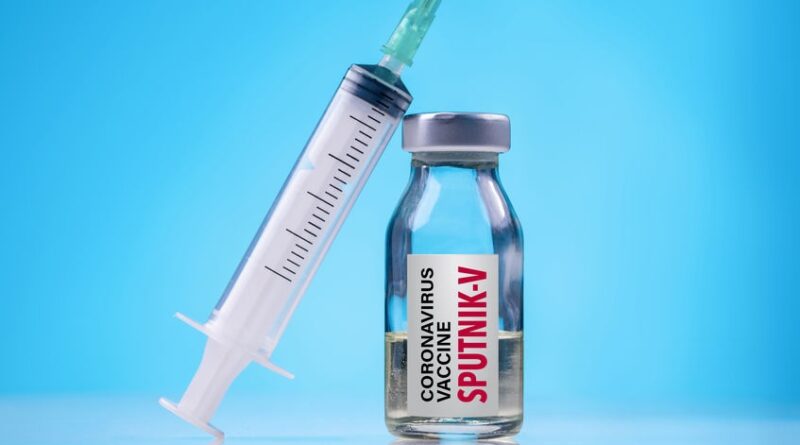 ANMAT aseguró que la vacuna Sputnik-V se encuentra en un margen aceptable de seguridad, inmunogenicidad y eficacia para el grupo etario de mayores de 60 años.